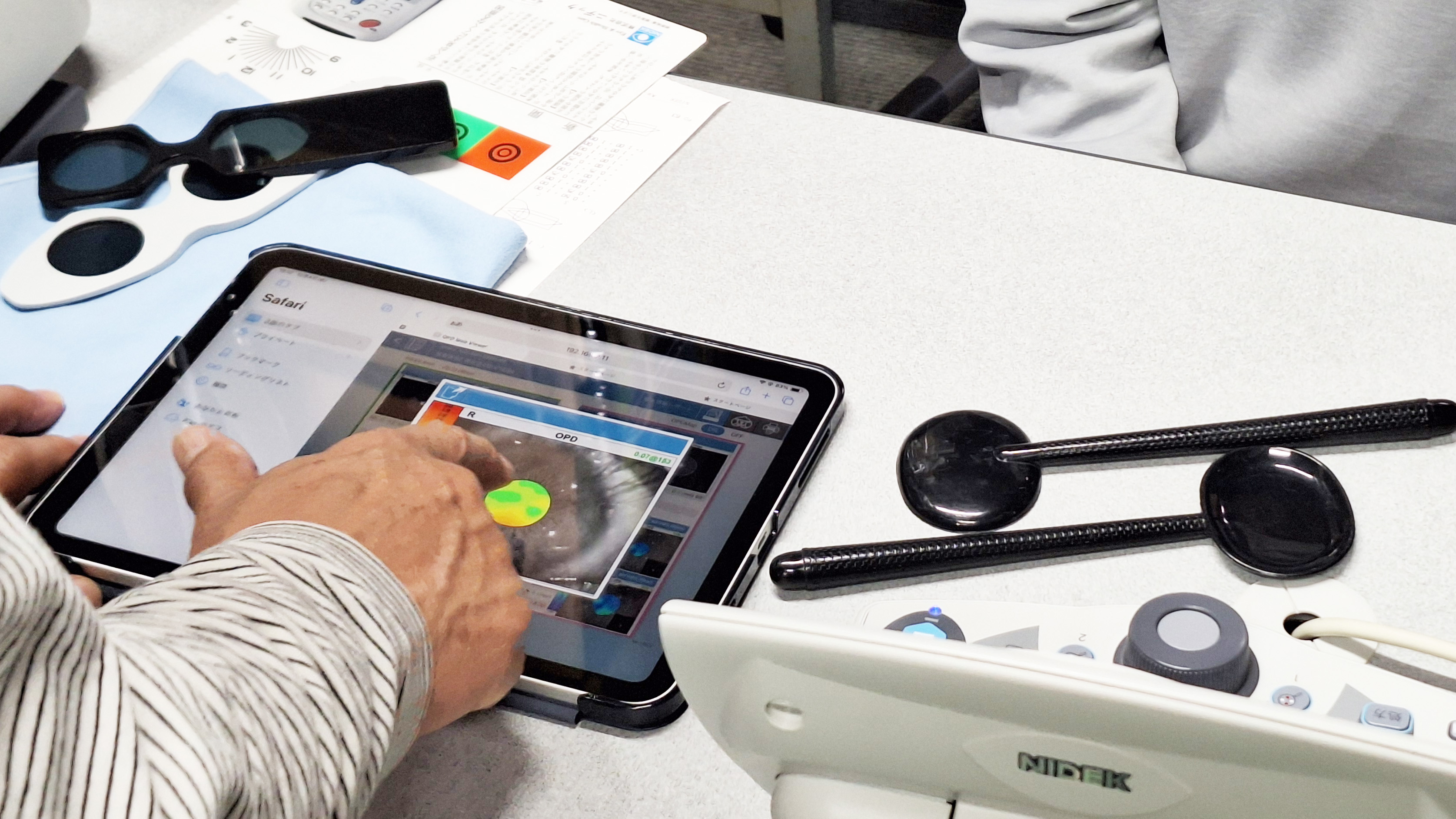 視力測定 - めがねのアトム